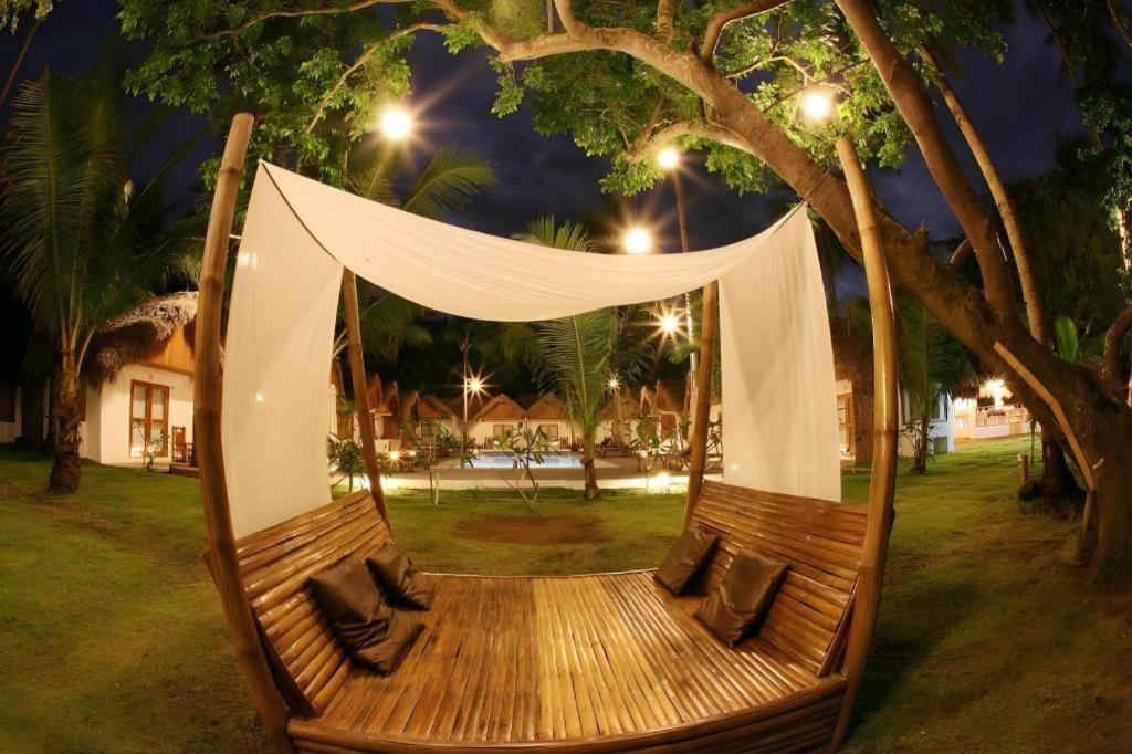 Elysia Beach Resort Donsol Exteriör bild